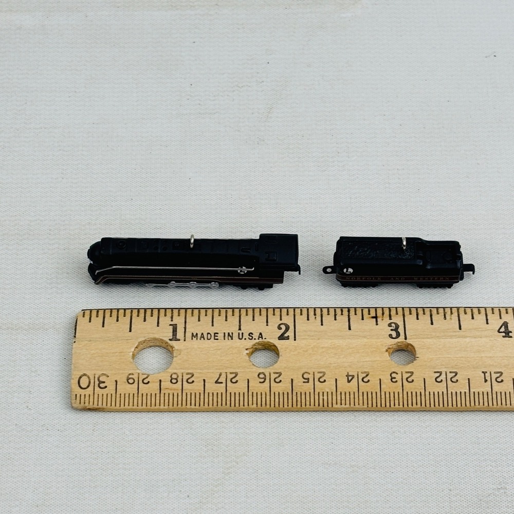 Hallmark Lionel 746 Norfolk Western Locomotive Tender Miniature Ornament 1999 - Picture 5 of 6